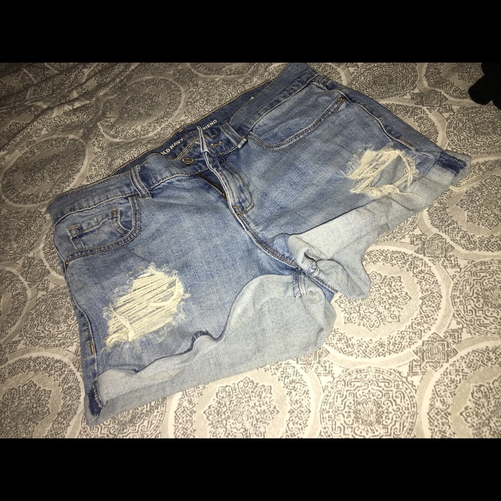 Old navy boyfriend style distressed denim shorts